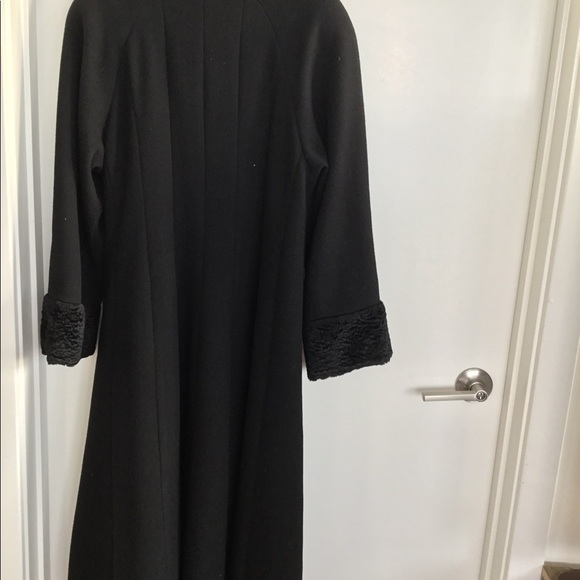 DonnyBrook  Black winter coat $400 Size 8 Pettite - Picture 3 of 3